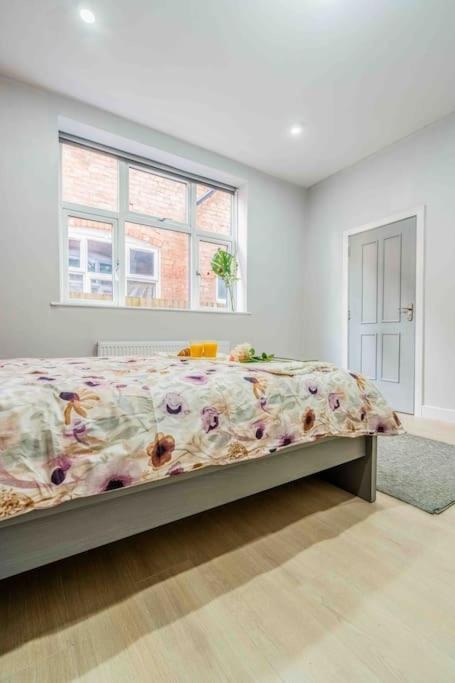 Beautiful Flat With Free Parking Apartment Birmingham Ngoại thất bức ảnh